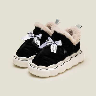 Moodsad paela ja kareda tallaga sussid tüdrukutele