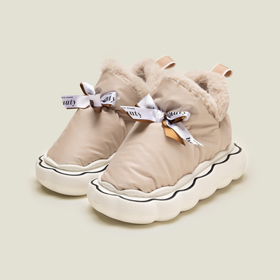 Moodsad paela ja kareda tallaga sussid tüdrukutele