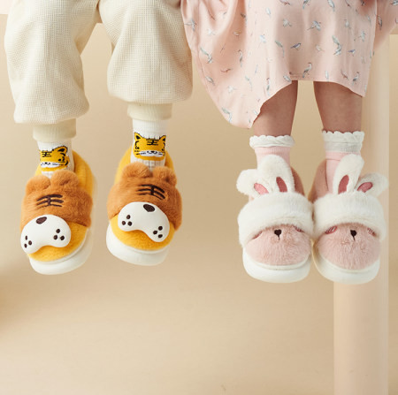 Χειμερινές παντόφλες για κορίτσια σε τρία χρώματα