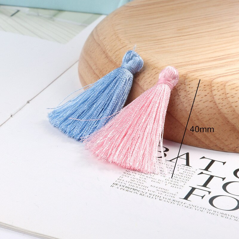 50 vnt. 40 mm lygūs kutai, pakabukai, priedai, amatai, drabužiai, užuolaidos, auskarai, papuošalai, smulkūs kutai.