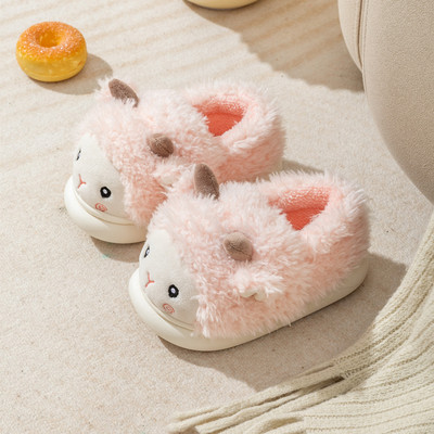 Lastemaja sussid tüdrukutele