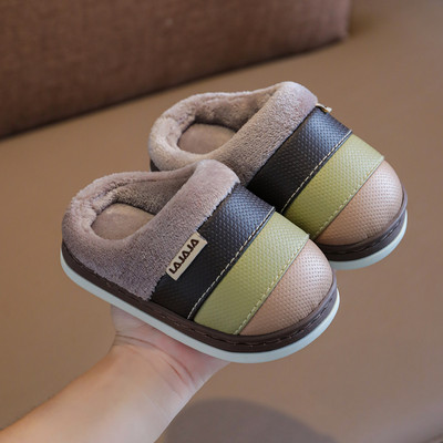 Αδιάβροχα παπούτσια και παντόφλες για κορίτσια με ζεστή σόλα