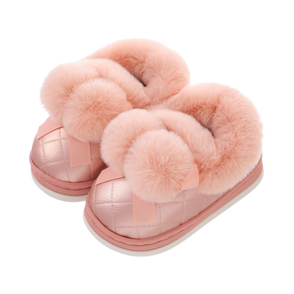 Mājas čības meitenēm ar pūkām