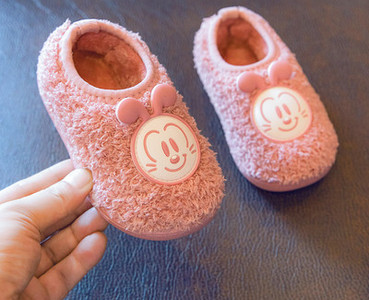Papuci copii pentru fete cu inscripție