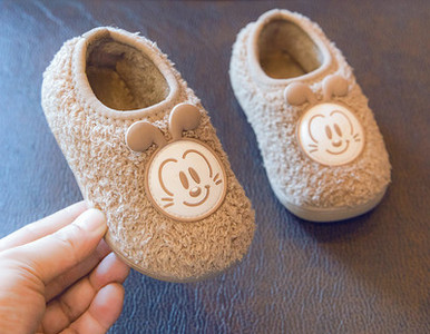 Papuci copii pentru fete cu inscripție