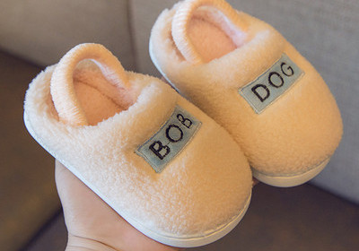 Papuci copii pentru fete cu inscripție