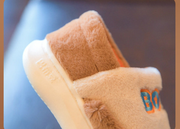 Domáce papuče pre dievčatá s vyšívaným nápisom