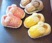 Vaikiškos pliušinės šlepetės su siuvinėjimais