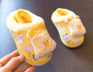 Plyšové papučky s aplikáciou pre dievčatá