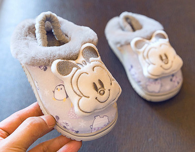 Plyšové papučky s aplikáciou pre dievčatá