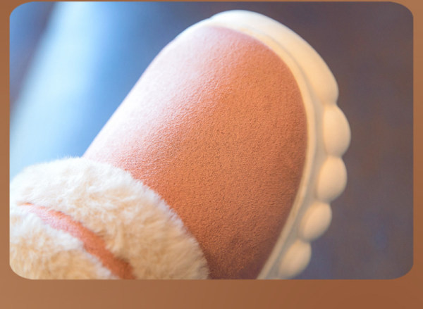 Semišové papuče pre dievčatá s drsnou podrážkou