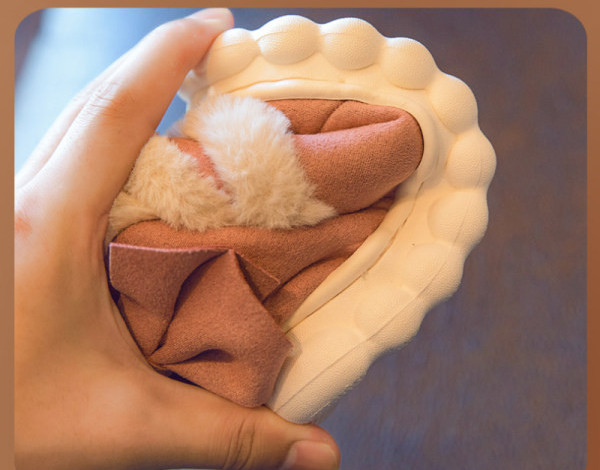 Semišové papuče pre dievčatá s drsnou podrážkou