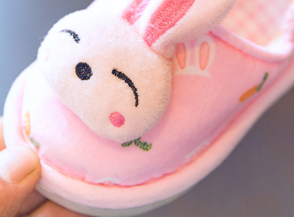 Ležérne papuče pre dievčatá s aplikáciou