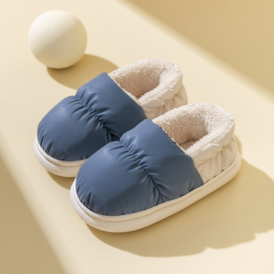 Įvairių spalvų vaikiškos tekstilinės šlepetės