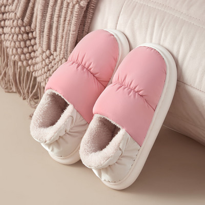 Įvairių spalvų vaikiškos tekstilinės šlepetės