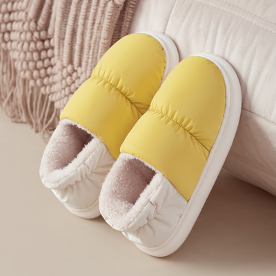 Įvairių spalvų vaikiškos tekstilinės šlepetės