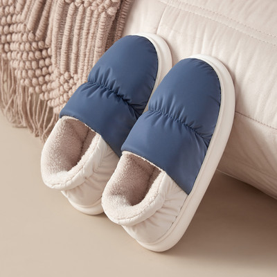 Įvairių spalvų vaikiškos tekstilinės šlepetės