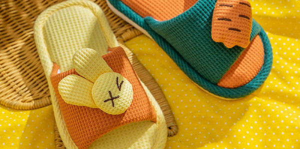 Papuci de casă casual cu element 3D