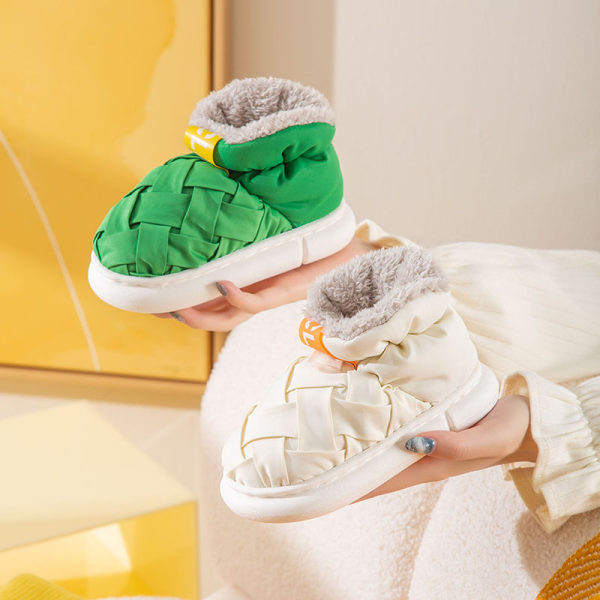 Αδιάβροχες παιδικές παντόφλες σε διάφορα χρώματα