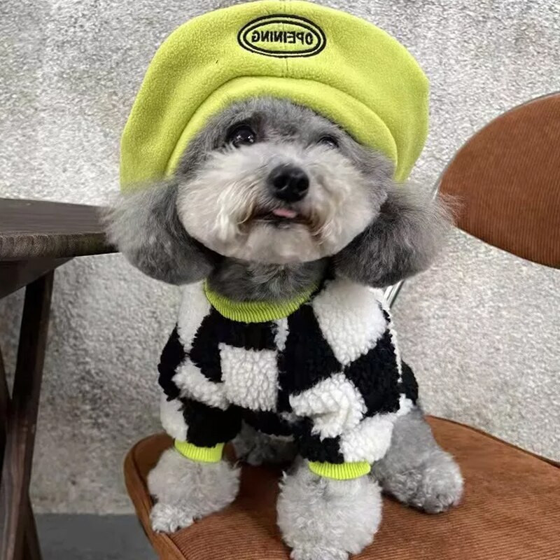 Черно бял пуловер Карирано палто Домашна котка Мода Топли дрехи за кучета Чихуахуа Булдог Мека вълна Сладко памучно яке Луксозен костюм