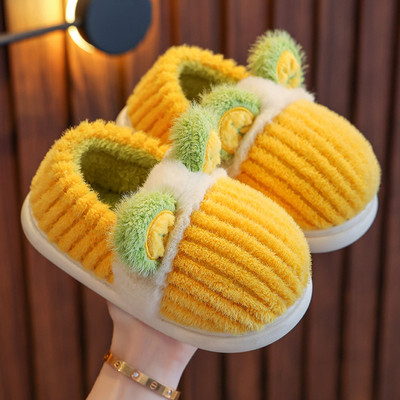 Naminės žieminės šlepetės su 3D elementu