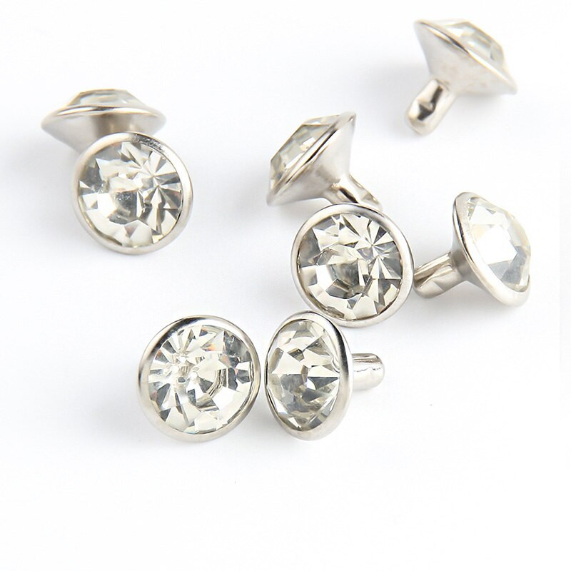 100 komplekti Superflash kullast hõbedast kivikristalltorust needid DIY käsitöö rõivakott Nahakaunistus rõivaste õmblusklaas puurnael