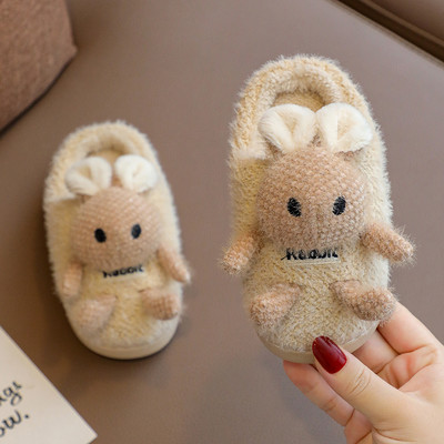 Domáce papuče a papučky pre dievčatá s nápisom a aplikáciou