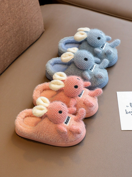 Domáce papuče a papučky pre dievčatá s nápisom a aplikáciou