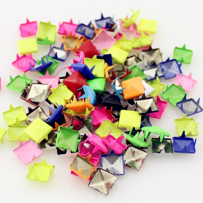Mix-Colors 100 bucăți 9 mm Punk Pyramid DIY Metal Pătrat cu nituri și țepi pentru îmbrăcăminte Pantofi Genți Accesorii