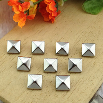 Mix-Colors 100 bucăți 9 mm Punk Pyramid DIY Metal Pătrat cu nituri și țepi pentru îmbrăcăminte Pantofi Genți Accesorii