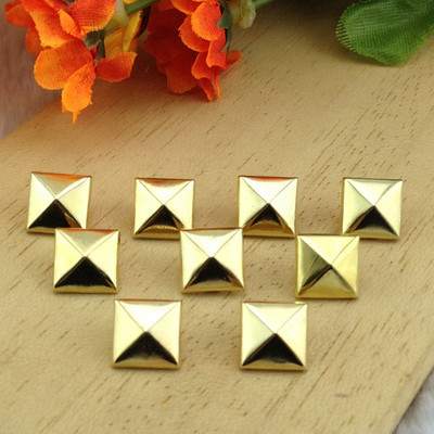 Mix-Colors 100 bucăți 9 mm Punk Pyramid DIY Metal Pătrat cu nituri și țepi pentru îmbrăcăminte Pantofi Genți Accesorii