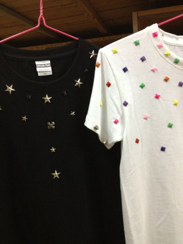 Mix-Colors 100 bucăți 9 mm Punk Pyramid DIY Metal Pătrat cu nituri și țepi pentru îmbrăcăminte Pantofi Genți Accesorii