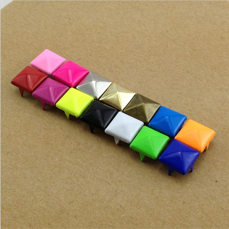 Mix-Colors 100 bucăți 9 mm Punk Pyramid DIY Metal Pătrat cu nituri și țepi pentru îmbrăcăminte Pantofi Genți Accesorii
