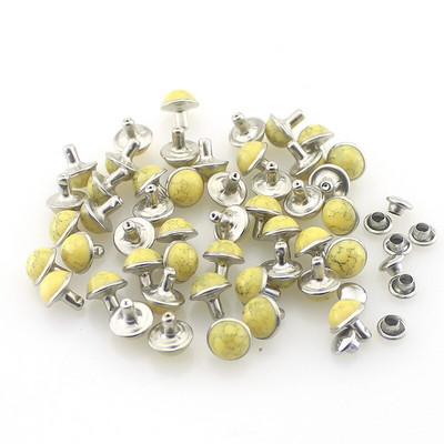 100 komplekti / kott Läbimõõt 8 mm Värvilised akrüülist türkiissinised ja messingist needid naha jaoks Rhinestoni naelad riidekottide jaoks DIY tarvik