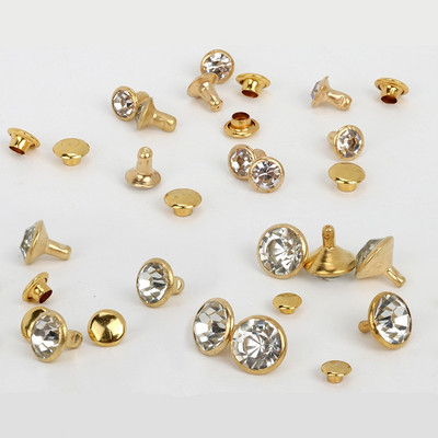 30-100Komplektid Kristallkivist trimmitud needid Diamante naastud DIY käsitöö riidekott Nahast sisekujundus Rebite Spikes klaas puur nael