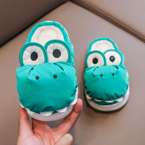 Σπιτικές παιδικές παντόφλες με τρισδιάστατο στοιχείο