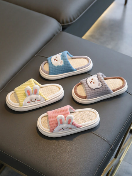 Ležerne dječje papuče s 3D elementom za djevojčice