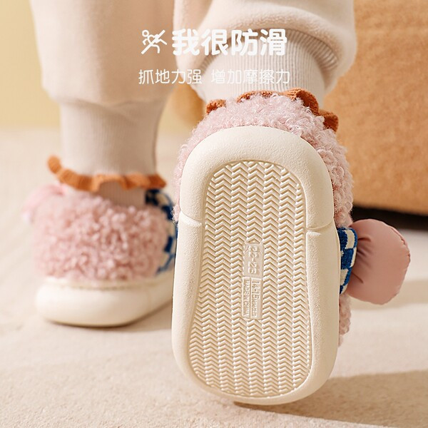 Madingos naminės ir berniukams skirtos šlepetės su 3D elementais