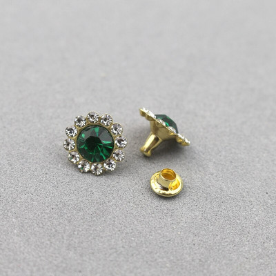 30-100Komplektid 11mm Lilled Kuju Crystal Rhinestone Rõivas Needid Diamante naastud DIY Käsitöö Kunst Nahk Dekoor naelad Puurinaelad
