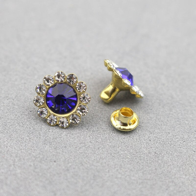 30-100Komplektid 11mm Lilled Kuju Crystal Rhinestone Rõivas Needid Diamante naastud DIY Käsitöö Kunst Nahk Dekoor naelad Puurinaelad