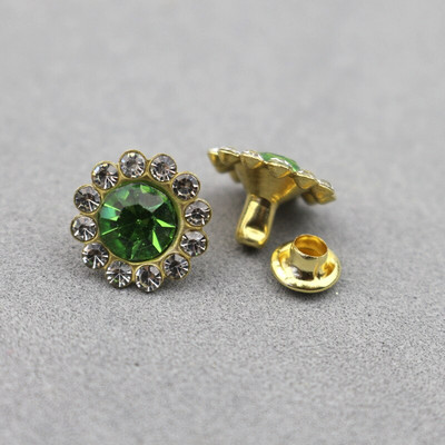 30-100Komplektid 11mm Lilled Kuju Crystal Rhinestone Rõivas Needid Diamante naastud DIY Käsitöö Kunst Nahk Dekoor naelad Puurinaelad