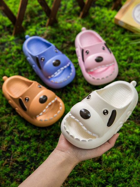 Įprastos vaikiškos šlepetės berniukams ir mergaitėms