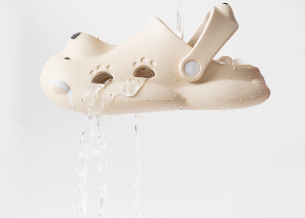 Ležérne gumené papuče pre chlapcov s aplikáciou