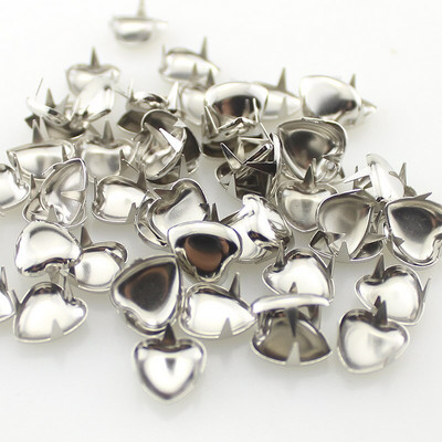 100 tk läbimõõduga 10 mm südamekujulised trukid rõivaste jaoks Hõbedane punk rock küünised needid nahkkäsitöö aksessuaarid
