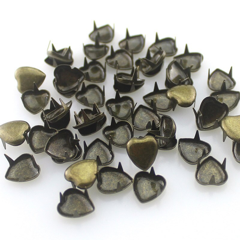 100 tk läbimõõduga 10 mm südamekujulised trukid rõivaste jaoks Hõbedane punk rock küünised needid nahkkäsitöö aksessuaarid