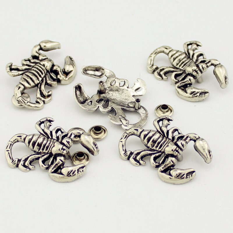 5 tk hõbedase tsingi sulamist Scorpion needid Punk Rock pealuu naelad ja naelad rõivaste jaoks Rõivaste needid nahast käsitöö jaoks