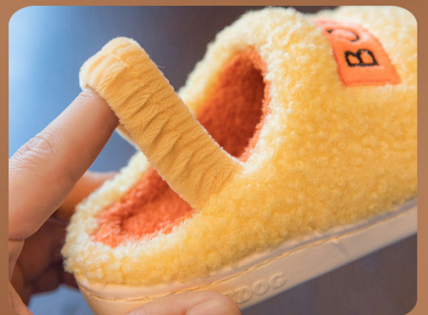 Domáce papuče pre chlapcov s vyšívaným nápisom