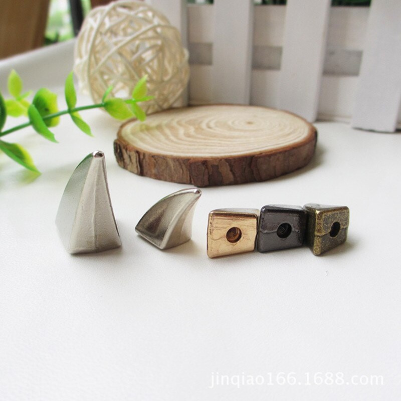 6 tk värvi Sarv keeratav neetkübar DIY Craft Cool Punk Rõivas Needid Riietele Kott Kingad Nahk DIY Käsitöö