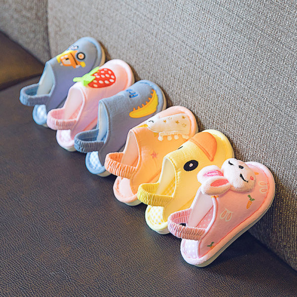 Vaikiškos šlepetės su 3D elementu berniukams ir mergaitėms