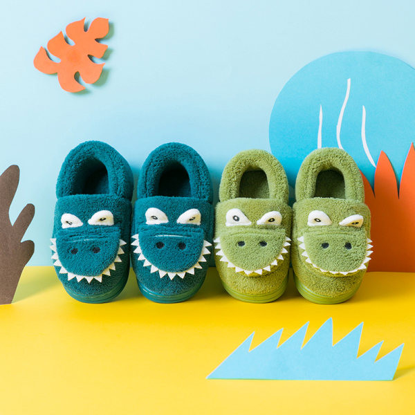 Vaikiškos pūkinės šlepetės su 3D elementu